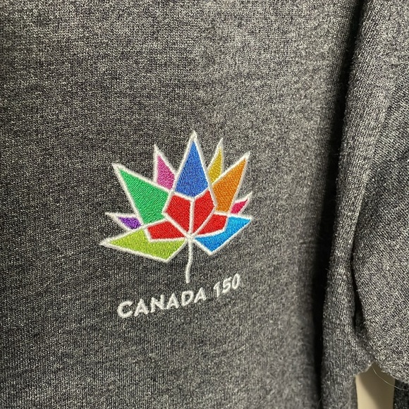 CANADA 150 Men’s LG Full Zip Hooded Gray Sweatshirt Large Novelty Embroidered - Picture 2 of 8